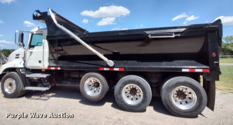 image for item LK9024 2007 Mack CXN612  dump truck