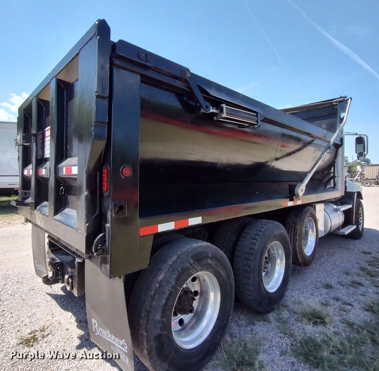 image for item LK9024 2007 Mack CXN612  dump truck