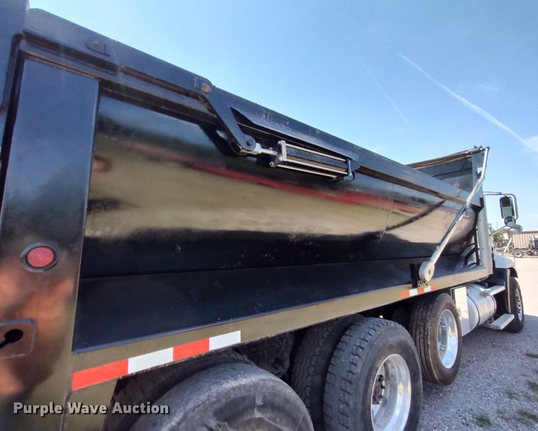 image for item LK9024 2007 Mack CXN612  dump truck