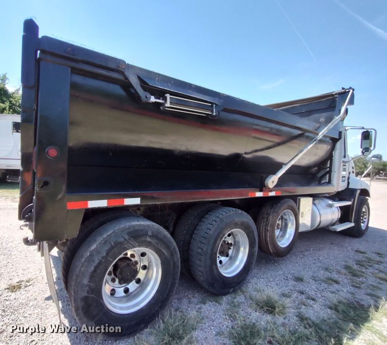 image for item LK9024 2007 Mack CXN612  dump truck