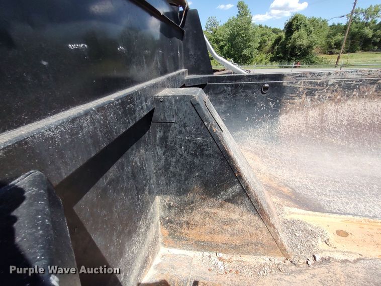 image for item LK9024 2007 Mack CXN612  dump truck