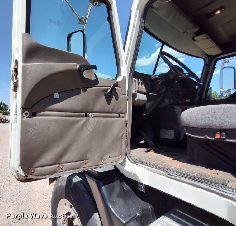 image for item LK9024 2007 Mack CXN612  dump truck