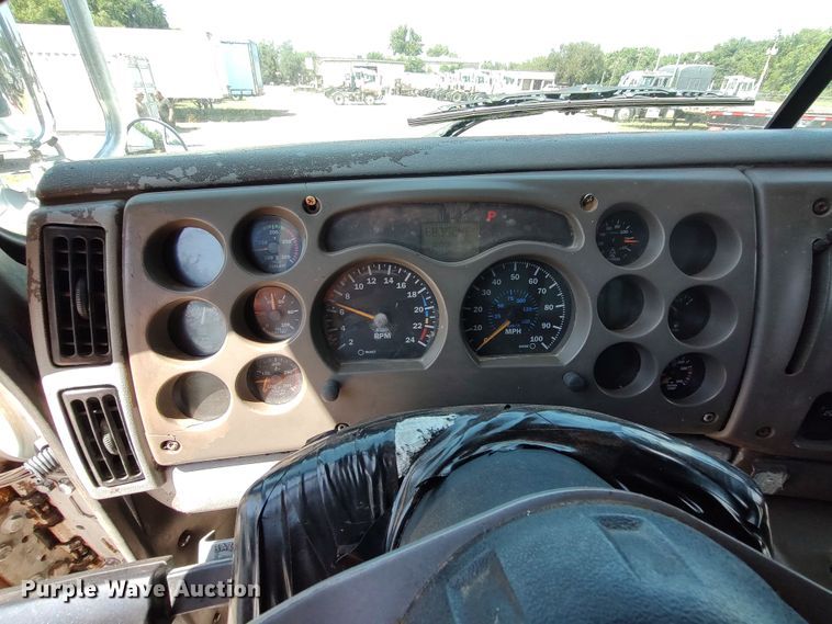 image for item LK9024 2007 Mack CXN612  dump truck