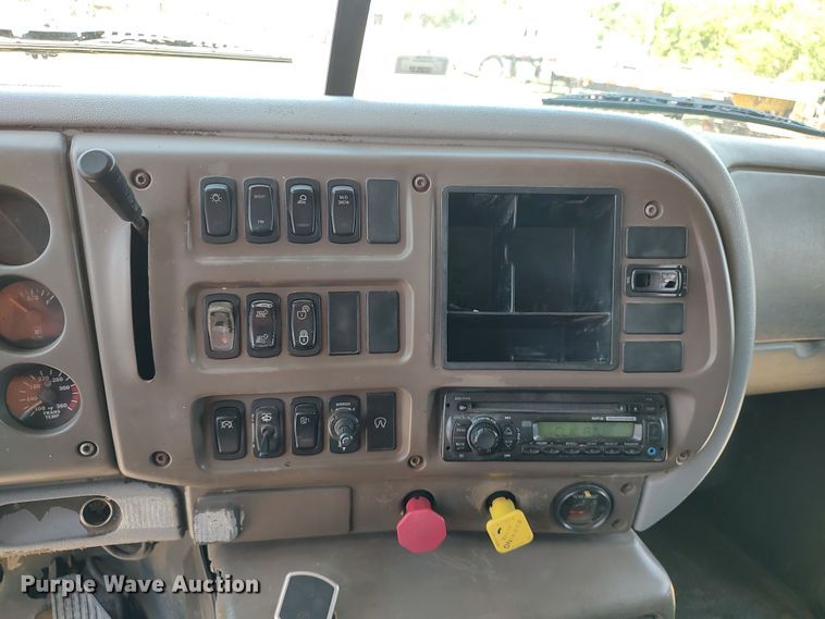 image for item LK9024 2007 Mack CXN612  dump truck