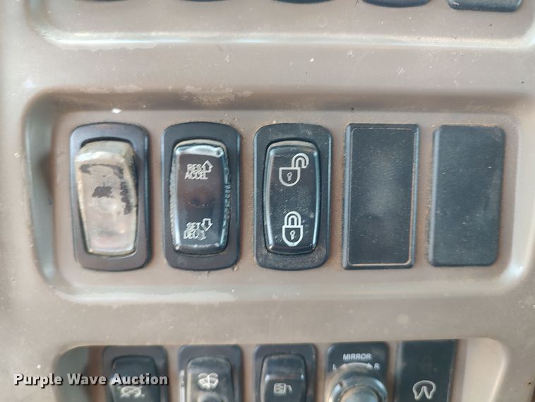 image for item LK9024 2007 Mack CXN612  dump truck