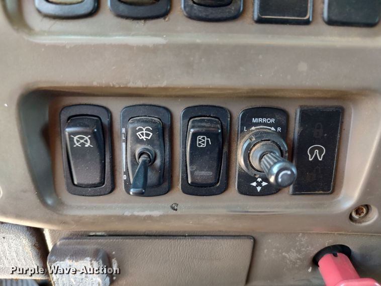 image for item LK9024 2007 Mack CXN612  dump truck