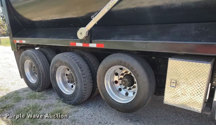 image for item LK9024 2007 Mack CXN612  dump truck