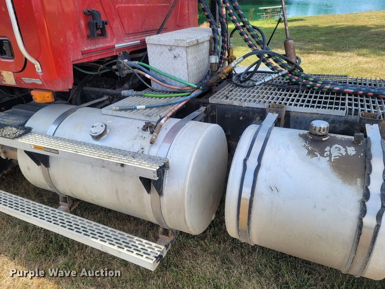 image for item LM9545 1998 Mack CH600  semi truck