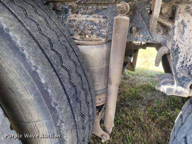 image for item LM9545 1998 Mack CH600  semi truck