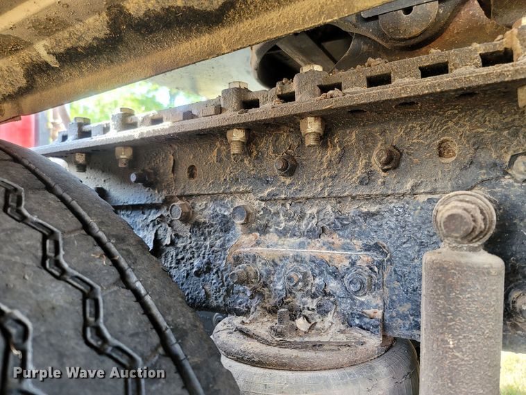 image for item LM9545 1998 Mack CH600  semi truck