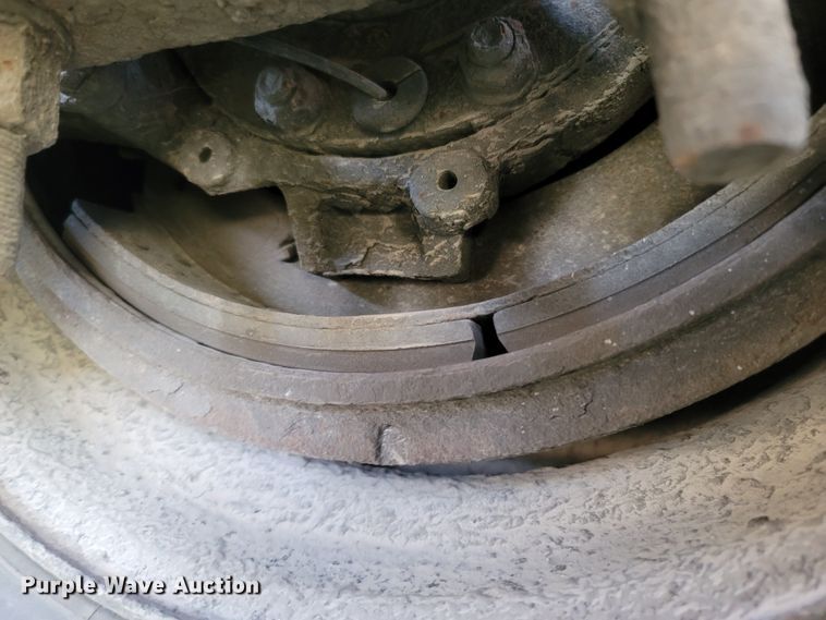 image for item LM9545 1998 Mack CH600  semi truck