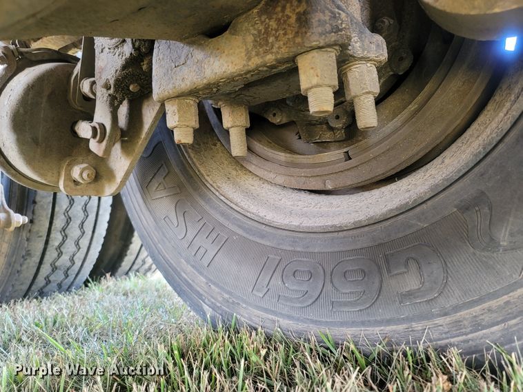 image for item LM9545 1998 Mack CH600  semi truck