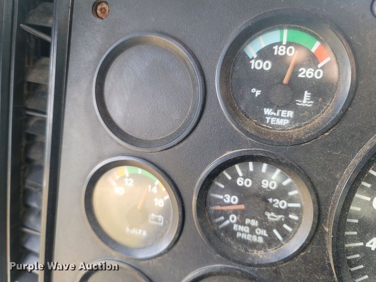 image for item LM9545 1998 Mack CH600  semi truck