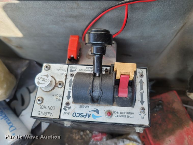 image for item LM9545 1998 Mack CH600  semi truck