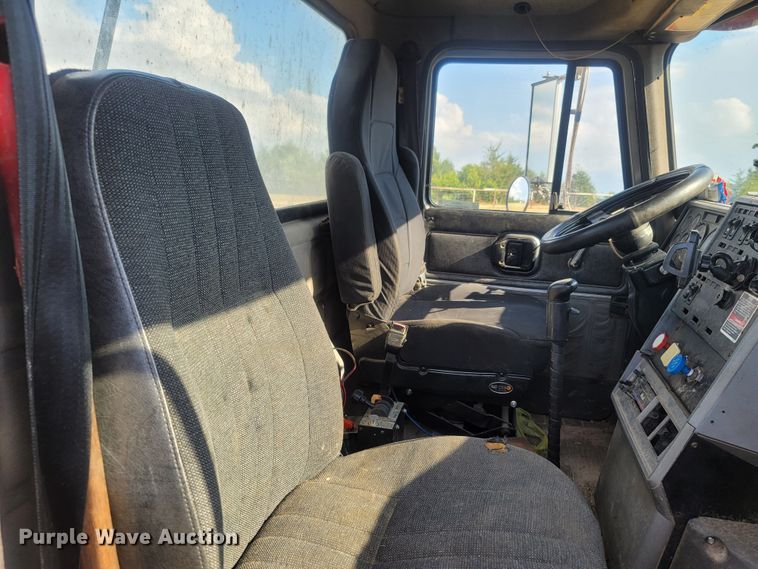 image for item LM9545 1998 Mack CH600  semi truck