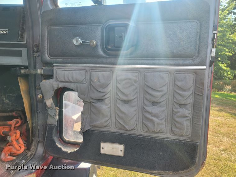 image for item LM9545 1998 Mack CH600  semi truck