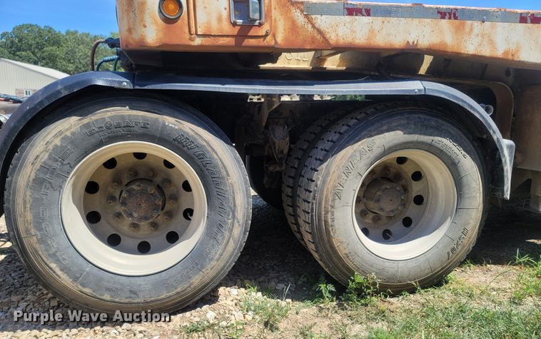 image for item LM9545 1998 Mack CH600  semi truck