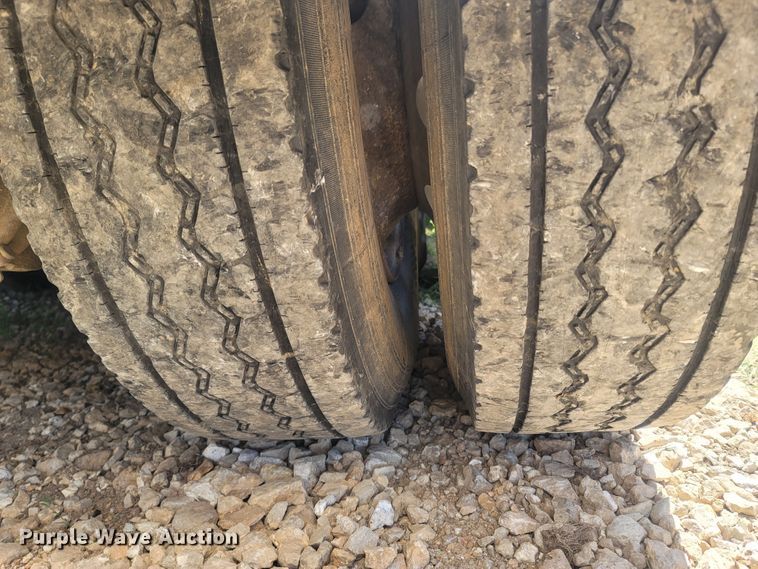 image for item LM9545 1998 Mack CH600  semi truck