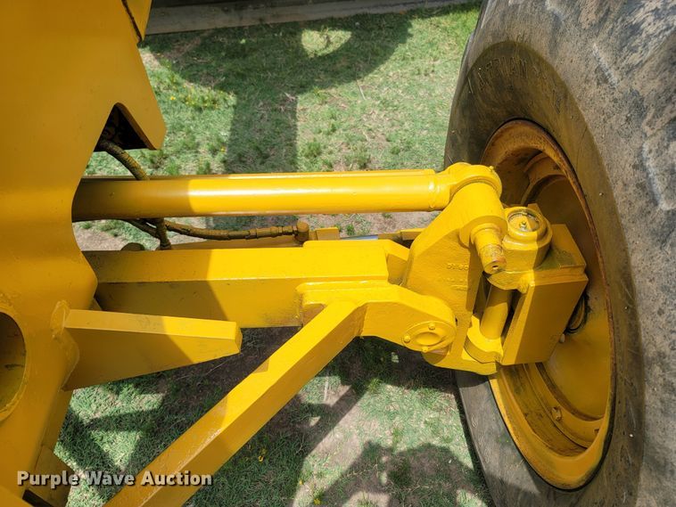 image for item LM9576 1987 Dresser A500E  motor grader