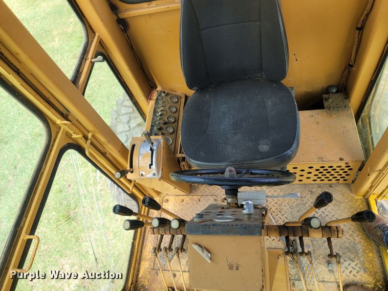 image for item LM9576 1987 Dresser A500E  motor grader