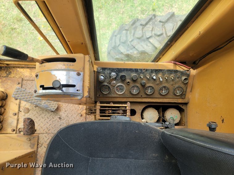 image for item LM9576 1987 Dresser A500E  motor grader