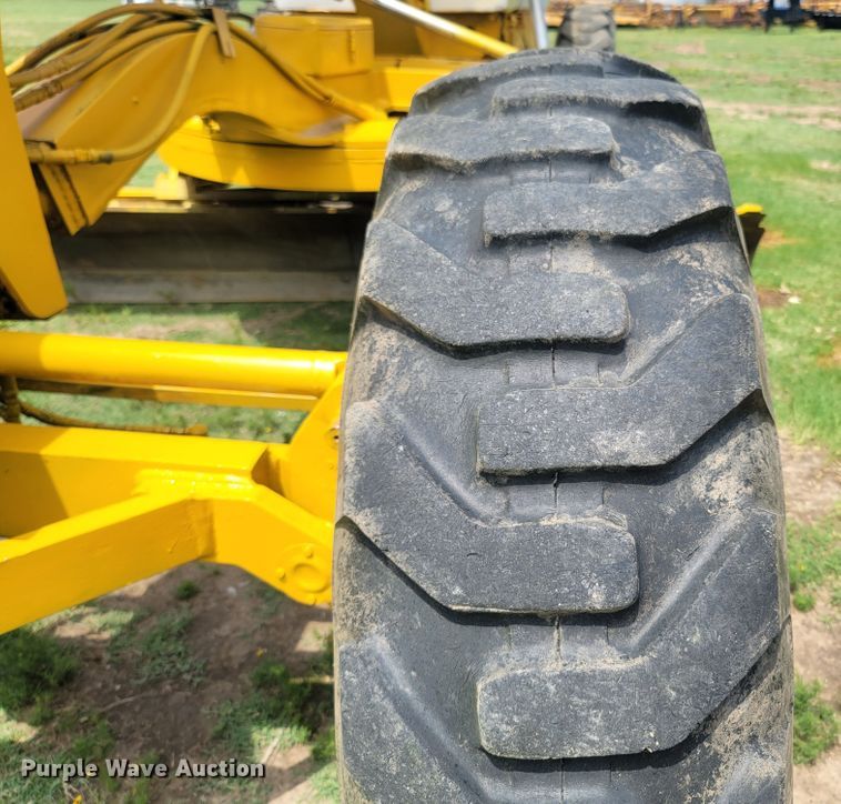 image for item LM9576 1987 Dresser A500E  motor grader