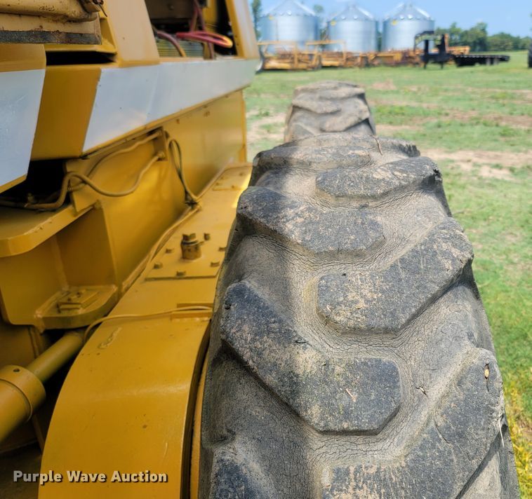 image for item LM9576 1987 Dresser A500E  motor grader