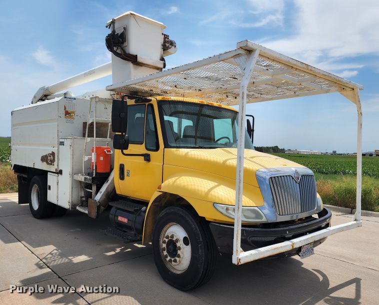image for item LP9353 2007 International 4300  forestry bucket truck