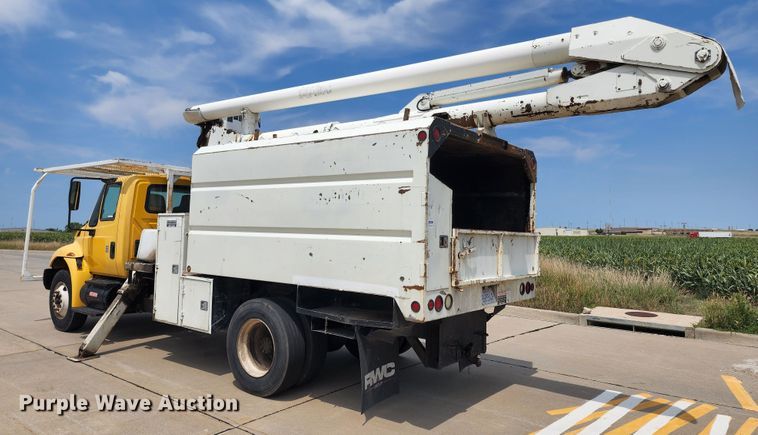 image for item LP9353 2007 International 4300  forestry bucket truck