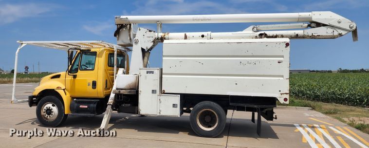 image for item LP9353 2007 International 4300  forestry bucket truck