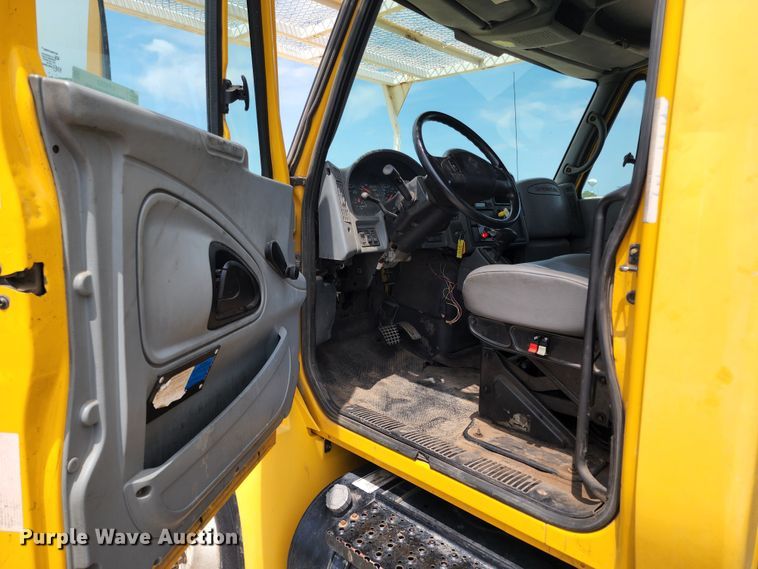 image for item LP9353 2007 International 4300  forestry bucket truck