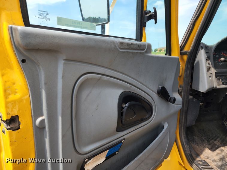 image for item LP9353 2007 International 4300  forestry bucket truck