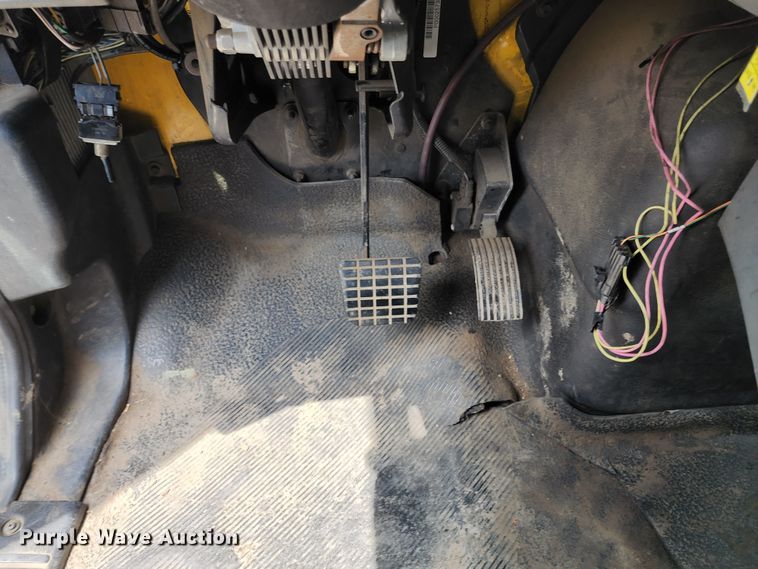 image for item LP9353 2007 International 4300  forestry bucket truck