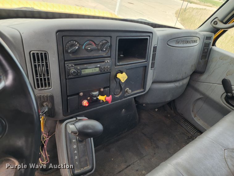 image for item LP9353 2007 International 4300  forestry bucket truck