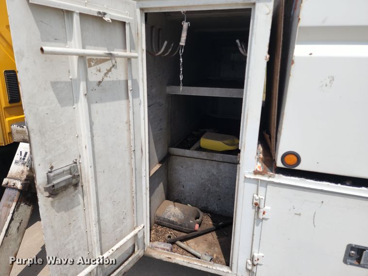 image for item LP9353 2007 International 4300  forestry bucket truck