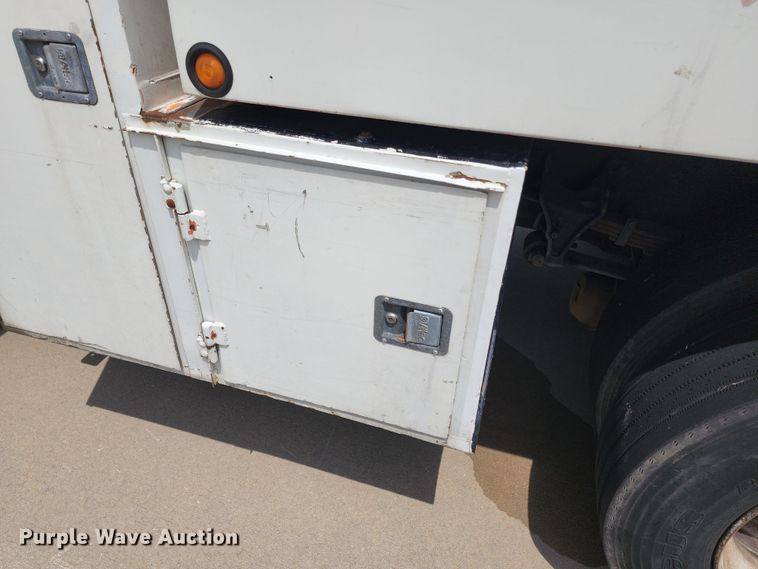 image for item LP9353 2007 International 4300  forestry bucket truck