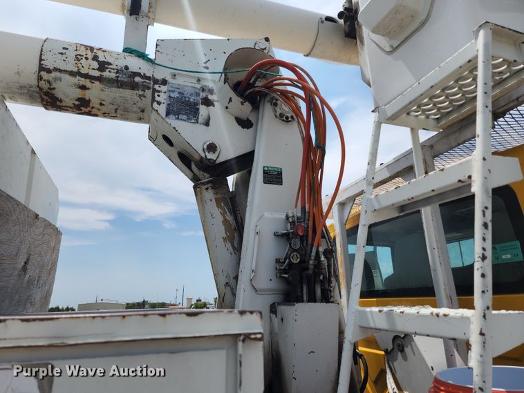 image for item LP9353 2007 International 4300  forestry bucket truck