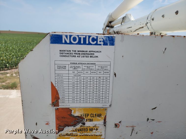 image for item LP9353 2007 International 4300  forestry bucket truck