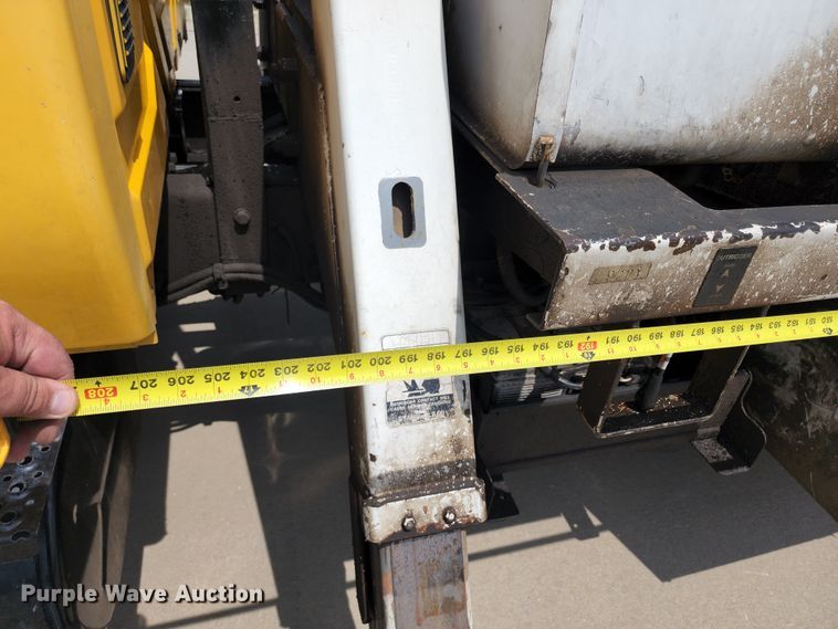 image for item LP9353 2007 International 4300  forestry bucket truck