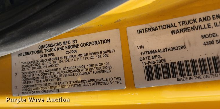 image for item LP9353 2007 International 4300  forestry bucket truck