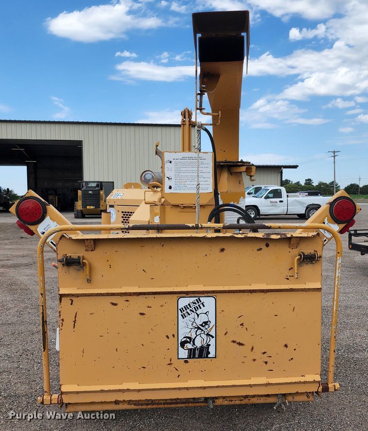 image for item LP9470 2003 Bandit 200  wood chipper