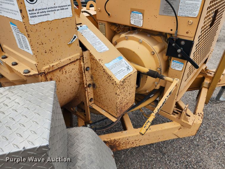 image for item LP9470 2003 Bandit 200  wood chipper
