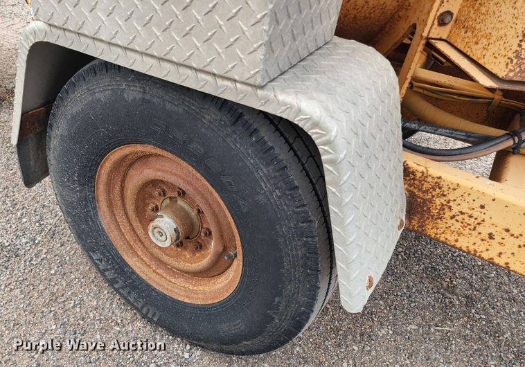 image for item LP9470 2003 Bandit 200  wood chipper