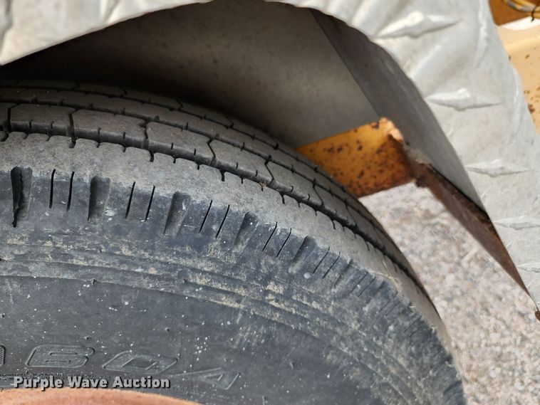 image for item LP9470 2003 Bandit 200  wood chipper