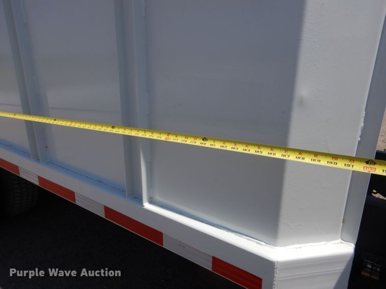 image for item LP9471 2007 International 4300  chipper truck