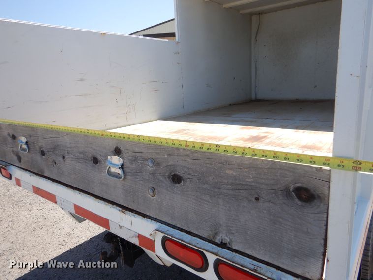 image for item LP9471 2007 International 4300  chipper truck