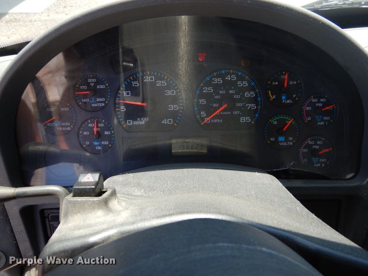 image for item LP9471 2007 International 4300  chipper truck