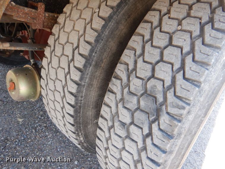 image for item LP9471 2007 International 4300  chipper truck