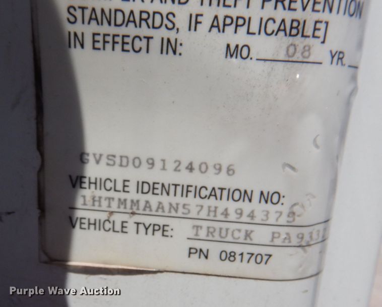 image for item LP9471 2007 International 4300  chipper truck