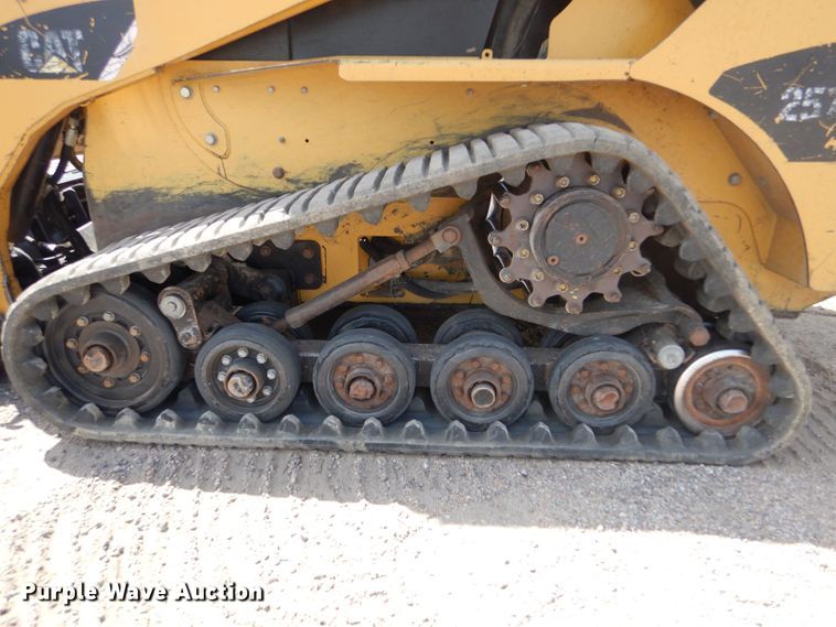 image for item LP9472 2008 Caterpillar 257B2  tracked skid steer loader